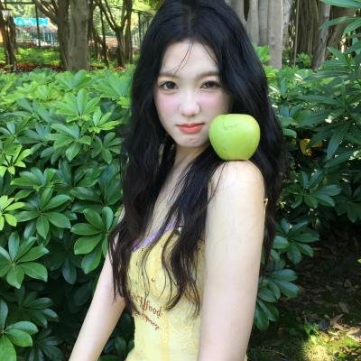 碧窗艳影